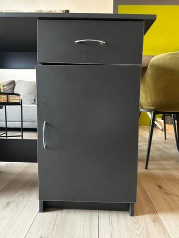 GRATIS: Antraciet bureau in zeer goede staat!