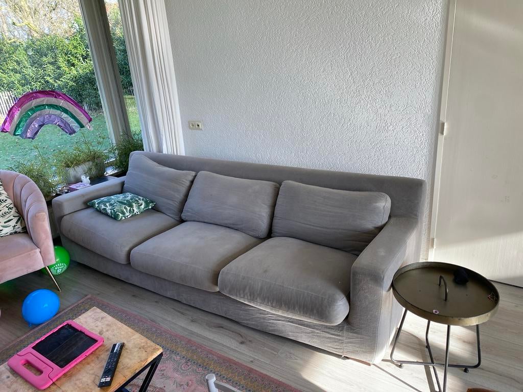 Grijze stoffen bank - Vierpersoons of meer, Ophalen, 250 tot 300 cm, Gebruikt, 75 tot 100 cm
