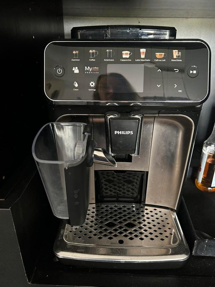 Philips 5400 Series Volautomatische Espressomachines, Witgoed en Apparatuur, Koffiezetapparaten, Zo goed als nieuw, Koffiebonen