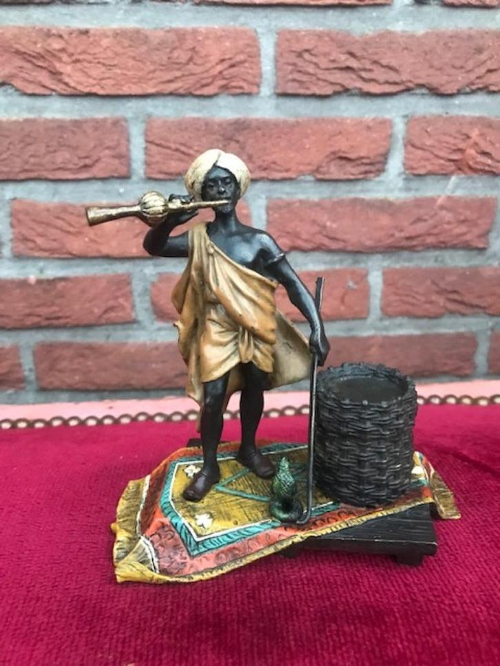 Weens brons: Oriëntaals beeld, de slangenbezweerder, Antiek en Kunst, Kunst | Beelden en Houtsnijwerken, Ophalen of Verzenden