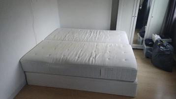 Gratis Boxspring (180x200) incl. Matrassen - Ophalen! beschikbaar voor biedingen