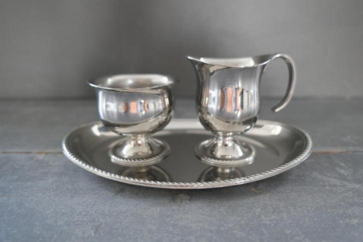 Vintage Alessi RVS Melk en suiker set met parelrand, Huis en Inrichting, Keuken | Servies, Zo goed als nieuw, Overige typen, Effen