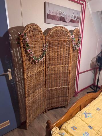 Rotan Kamerscherm met 3 panelen beschikbaar voor biedingen