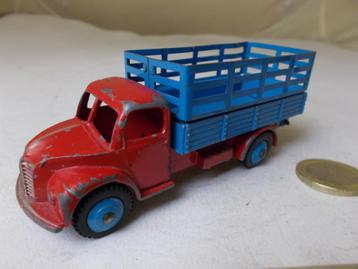 1955 Dinky Toys 343 DODGE FARM PRODUCE WAGON (Red/Blue) -B-. beschikbaar voor biedingen