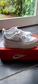 NIKE  AIRFORCE MAAT 39 ZGAN, Ophalen of Verzenden, Zo goed als nieuw, Grijs, Sneakers of Gympen