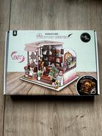 Miniatuur The Story Keeper DIY Bouwpakket, Hobby en Vrije tijd, Knutselen, Ophalen of Verzenden, Nieuw