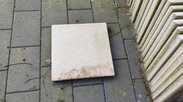 Terrastegels 40x40 (+- 100 stuks) beschikbaar voor biedingen