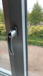 Kruk met slotje voor draai- kiepraam, Doe-het-zelf en Verbouw, Kozijnen en Schuifpuien, Ophalen of Verzenden, Zo goed als nieuw