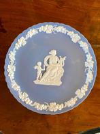 Wedgwood Jasperware Taartschaal, lichtblauw met Witte Relief, Ophalen of Verzenden