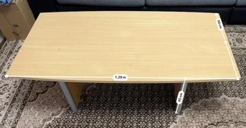 Tafel beschikbaar voor biedingen