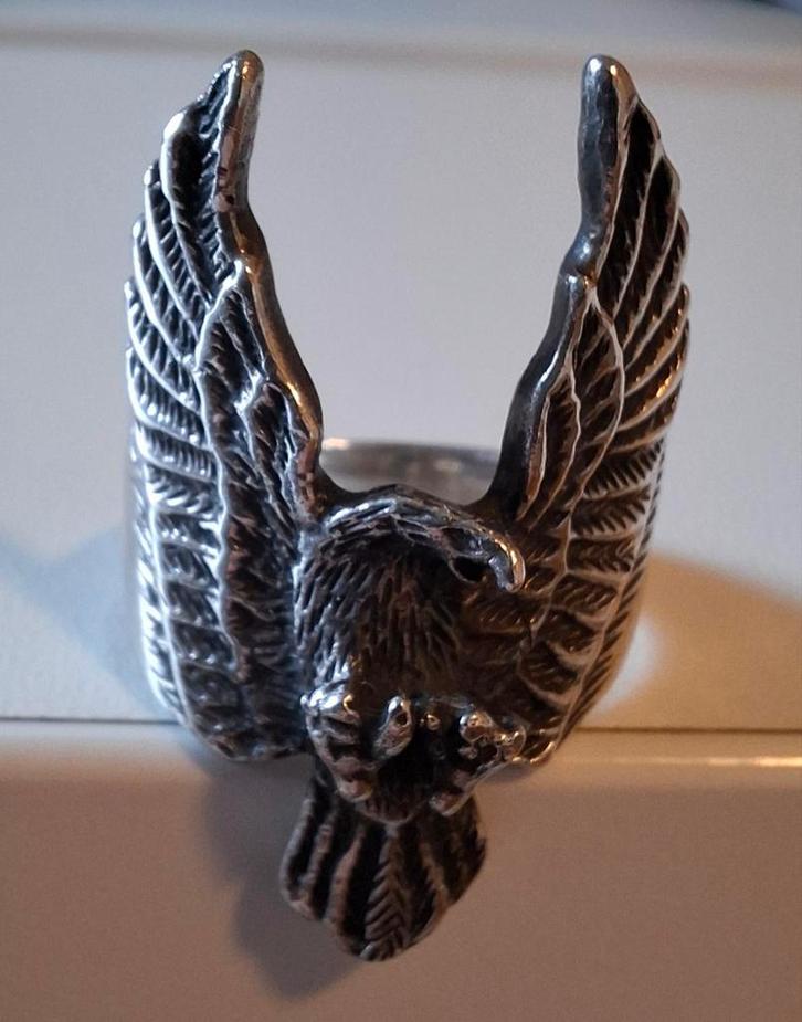 Zilveren arendring, Antiek en Kunst, Kunst | Designobjecten, Ophalen of Verzenden