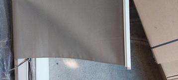 Screen, i.g.st. beschikbaar voor biedingen