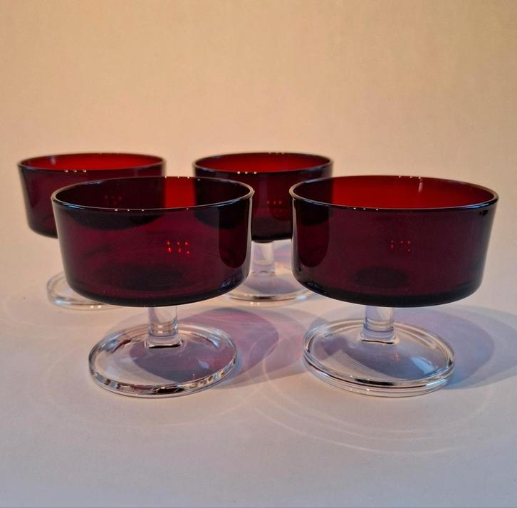 Vintage Luminarc Cavalier Champagne Coupes, Huis en Inrichting, Keuken | Servies, Zo goed als nieuw, Overige typen, Ophalen of Verzenden