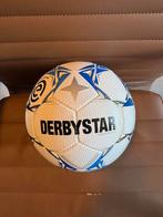 Officiele eredivisie bal, Eén persoon