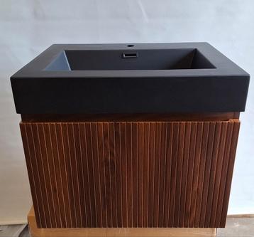 Badkamermeubel 60x45 cm walnoot ribbel front  beschikbaar voor biedingen