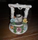 Gebloemde porseleinen waterput met emmertje, Ophalen of Verzenden, Zo goed als nieuw, Porselein, Beeldje(s)