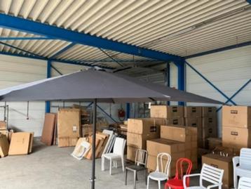 Grote horeca parasol 300 x 300 cm alu zwart- grijs- ecru beschikbaar voor biedingen