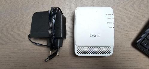 ZYXEL FMG3005 R20A Glasvezel Gigabit Active Fiber Bridge, Computers en Software, Routers en Modems, Zo goed als nieuw, Router