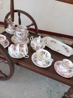 Mooie servies compleet kopjes thee pot prijs € 25.00, Antiek en Kunst, Antiek | Servies compleet, Ophalen of Verzenden