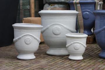 Prachtige geglazuurde bloempotten Anduze stijl wit terras beschikbaar voor biedingen