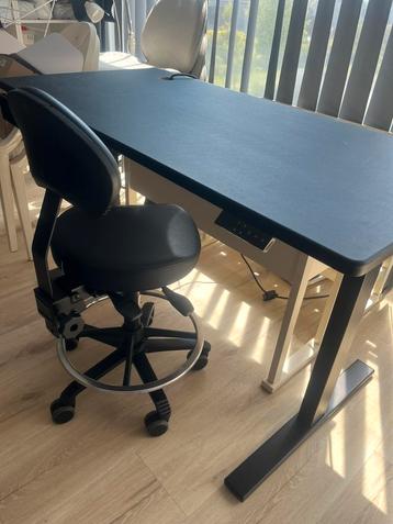 Elektrisch bureau beschikbaar voor biedingen