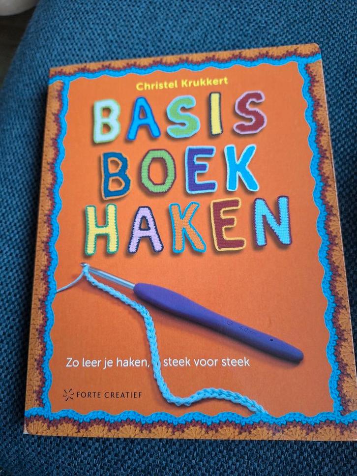 Christel Krukkert - Basisboek haken, Boeken, Hobby en Vrije tijd, Zo goed als nieuw, Breien en Haken, Ophalen of Verzenden