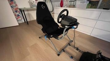 Logitech G920 + Logitech Playseat X Logitech edition (ZGAN!) beschikbaar voor biedingen