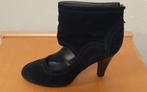 Janet & Janet, hoge zwart suede pump, mt 39, Zwart, Ophalen of Verzenden, Janet & Janet, Zo goed als nieuw