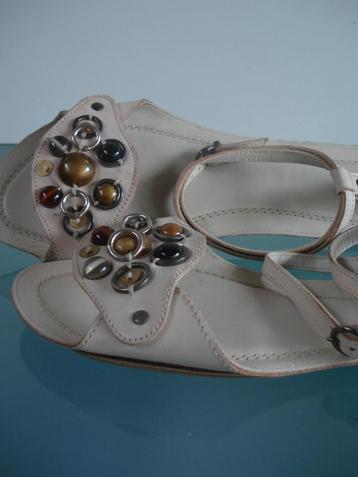 GRATIS VERZENDEN | ZARA nieuwe beige sandalen 40