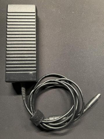 HP adapter 120W zwarte plug beschikbaar voor biedingen