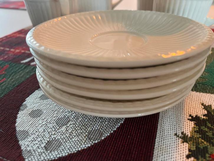 Wedgewood koffie Kop en Schotels Set 7 kopjes 6 schoteltjes, Huis en Inrichting, Keuken | Servies, Zo goed als nieuw, Kop(pen) en/of Schotel(s)