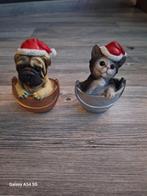 Kerstmis mopshond en kat beeldje 12 cm hoog, Verzamelen, Beelden en Beeldjes, Ophalen of Verzenden, Zo goed als nieuw, Dier