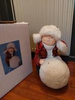 Kerstmeisje met bal, aardewerk Kerst 44 cm hoog, in doos, Diversen, Kerst, Ophalen of Verzenden, Zo goed als nieuw