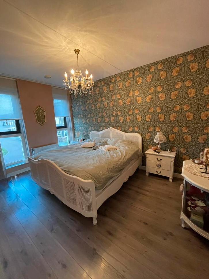 Romantisch tweepersoonsbed 180x200 elektrisch verstelbaar, Huis en Inrichting, Slaapkamer | Bedden, Gebruikt, Tweepersoons, 180 cm