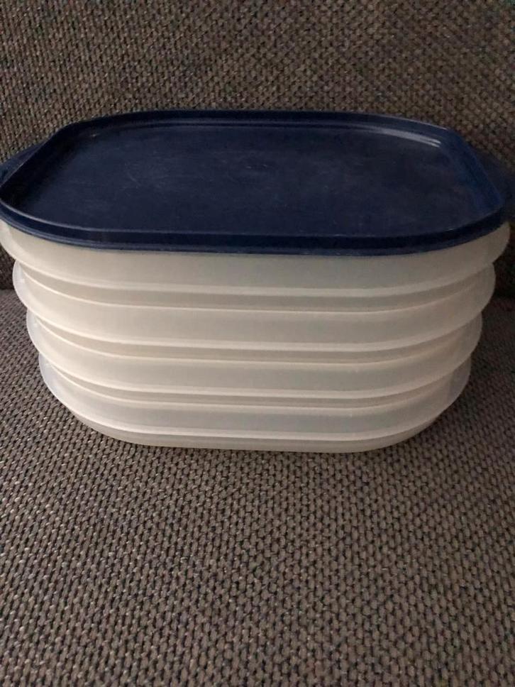 Tupperware Stapel 3 en stapel 4 - Vleeswaren bakjes, Huis en Inrichting, Keuken | Tupperware, Gebruikt, Bak of Kom, Blauw, Wit