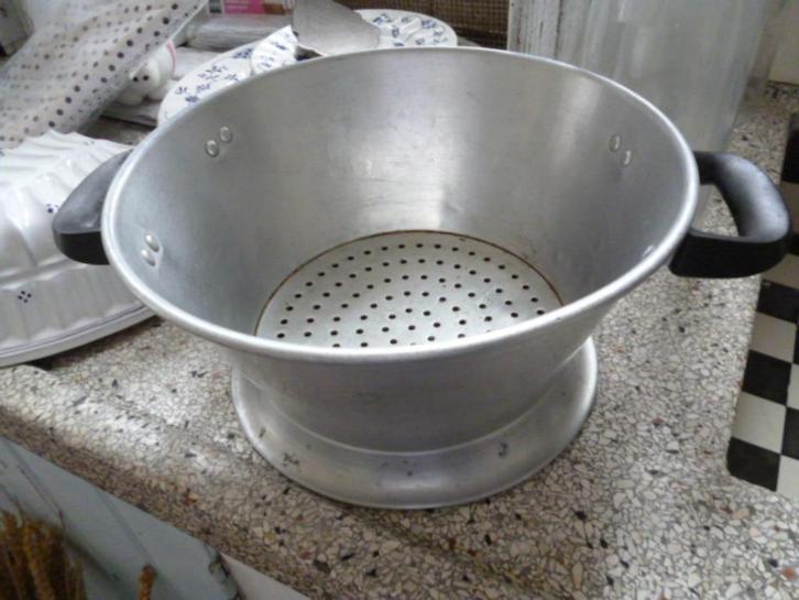 Brocante vergiet zwarte handgrepen, Antiek en Kunst, Antiek | Keukenbenodigdheden, Ophalen of Verzenden