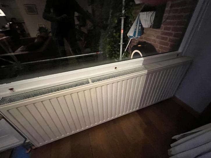 Radiatoren met thermostaatknoppen, Doe-het-zelf en Verbouw, Verwarming en Radiatoren, Gebruikt, Radiator, Ophalen