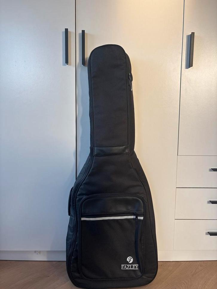 LaPaz Gitaar met Fazley Hoes - Weinig Gebruikt, Muziek en Instrumenten, Snaarinstrumenten | Gitaren | Akoestisch, Gebruikt, Klassieke of Spaanse gitaar