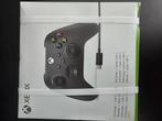Xbox Wireless Controller + USB-C Cable, Xbox Original, Ophalen of Verzenden, Zo goed als nieuw, Controller