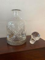 Prachtige karaf met bewerkte voet, Antiek en Kunst, Antiek | Glas en Kristal, Ophalen of Verzenden