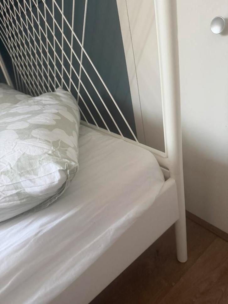 Ikea nestun 140 x 200 bedframe met lattenbodem, Huis en Inrichting, Slaapkamer | Bedden, Zo goed als nieuw, Tweepersoons, 140 cm