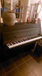 Z.s.m gratis..mooie piano van rippen,moet gestemd worden., Ophalen, Gebruikt, Bruin