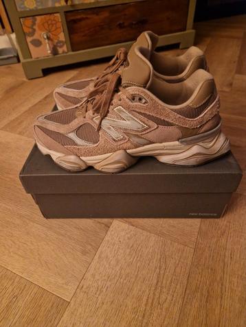 New Balance 9060 Mushroom - Maat 44,5 - Zo goed als nieuw beschikbaar voor biedingen