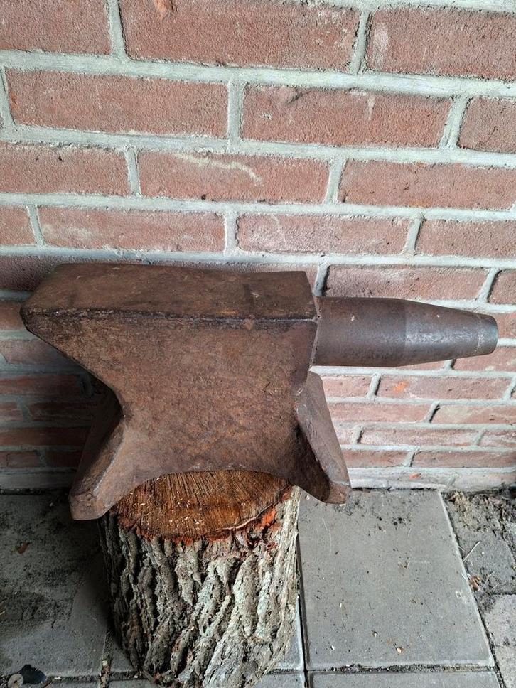 Aambeeld mooi oud antiek, Antiek en Kunst, Antiek | Gereedschap en Instrumenten, Ophalen