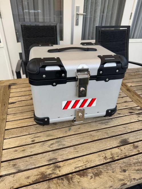 Topkoffer universeel, Motoren, Accessoires | Koffers en Tassen, Zo goed als nieuw, Ophalen of Verzenden