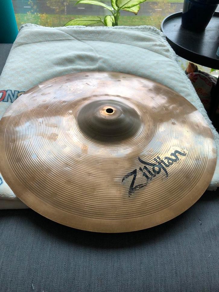 Zildjian 16" ZBT Crash Bekken, Muziek en Instrumenten, Drumstellen en Slagwerk, Gebruikt, Overige merken, Ophalen of Verzenden