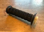 Suzuki Origineel NOS Gashandvat Rubber + Houder Compleet, Fietsen en Brommers, Brommeronderdelen | Oldtimers, Ophalen of Verzenden