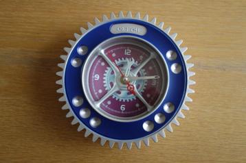Klokje model tandrad . beschikbaar voor biedingen