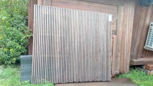 Zeer mooie en zwaar uitgevoerde tuinpoort Padoek met 2 palen, Tuin en Terras, Tuinpoorten, Nieuw, Draaipoort, Hout, 150 tot 200 cm