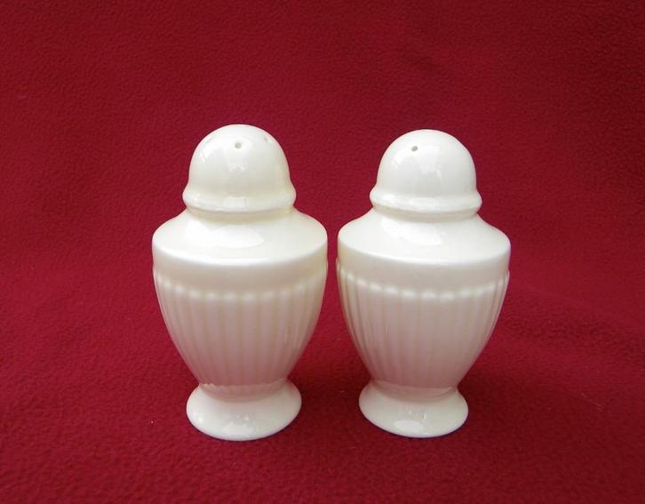 Wedgwood EDME  Peper en zoutstel, Huis en Inrichting, Keuken | Servies, Zo goed als nieuw, Overige typen, Wedgwood, Aardewerk